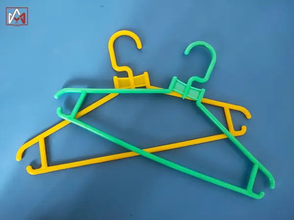 چوب لباسی رنگی پلاستیکی